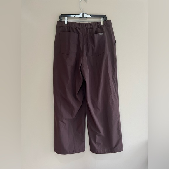 NWT FIGS PRO High Waisted Wide Leg Trouser, Dark Brown, size LP - Picture 4 of 11